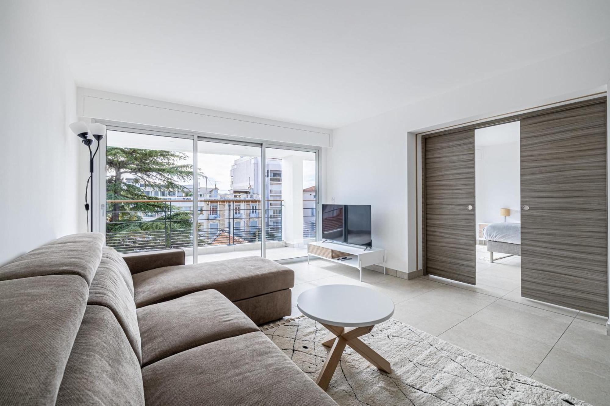 Lerins Avec Terrasse, Standing Et Moderne