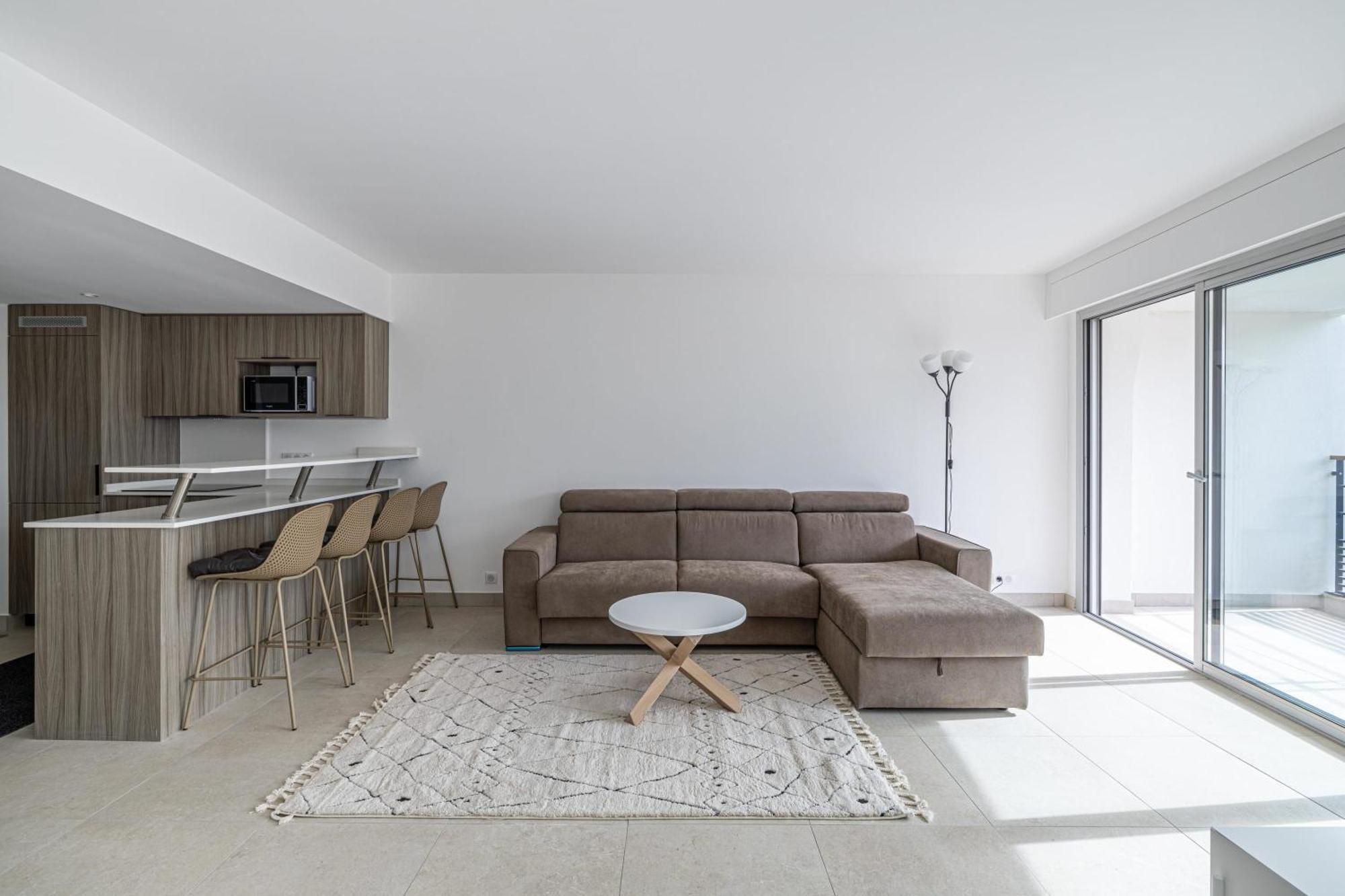 Apartment Lerins Avec Terrasse, Standing Et Moderne Cannes
