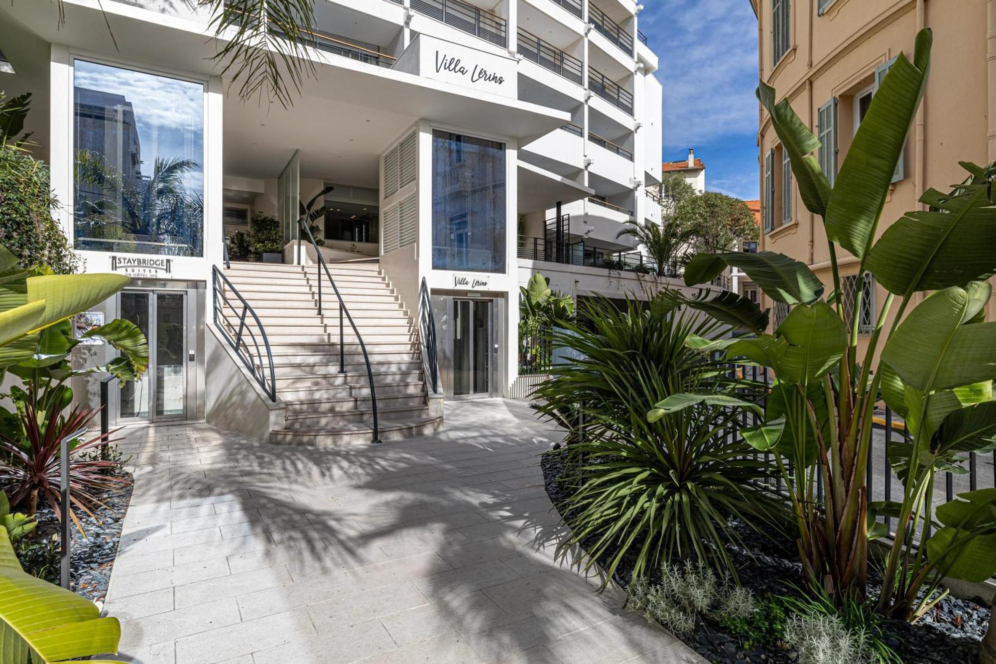 Lerins Avec Terrasse, Standing Et Moderne Cannes